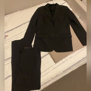 Women’s Suitshop